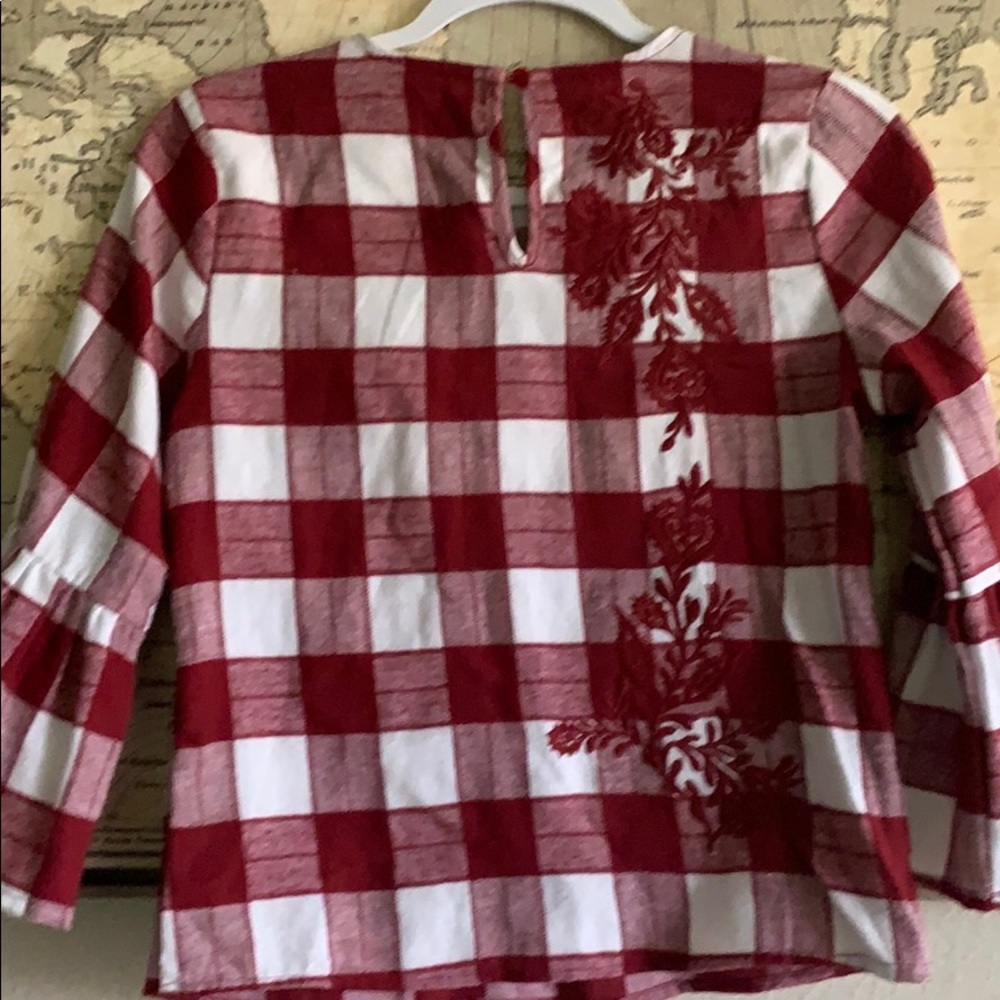 Beautiful Blouse - Picture 4 of 4